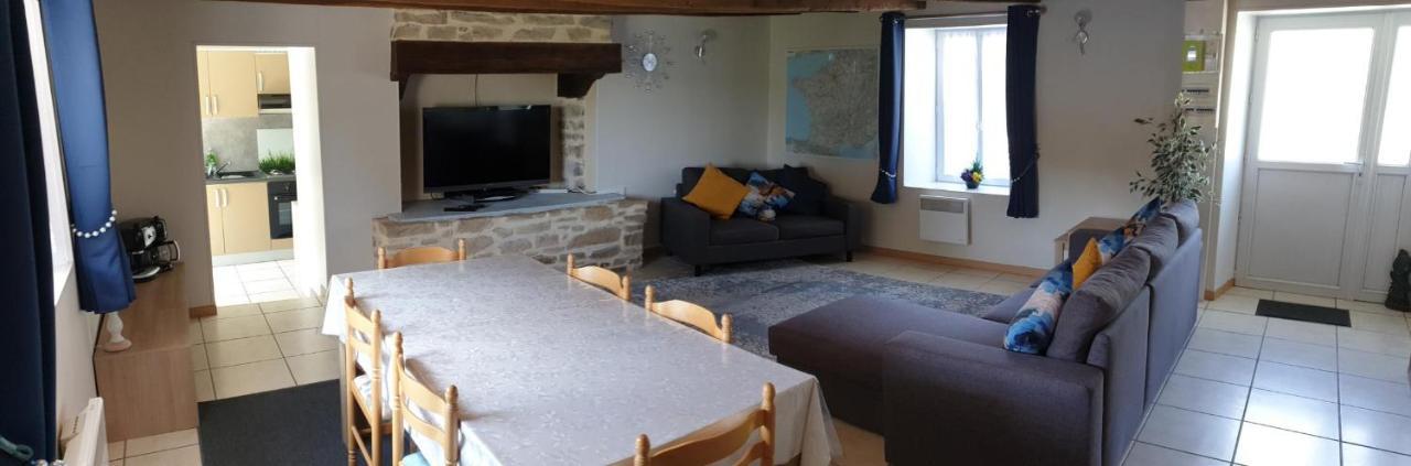 Charming Traditional 2-Bed Cottage Near Plemet Экстерьер фото
