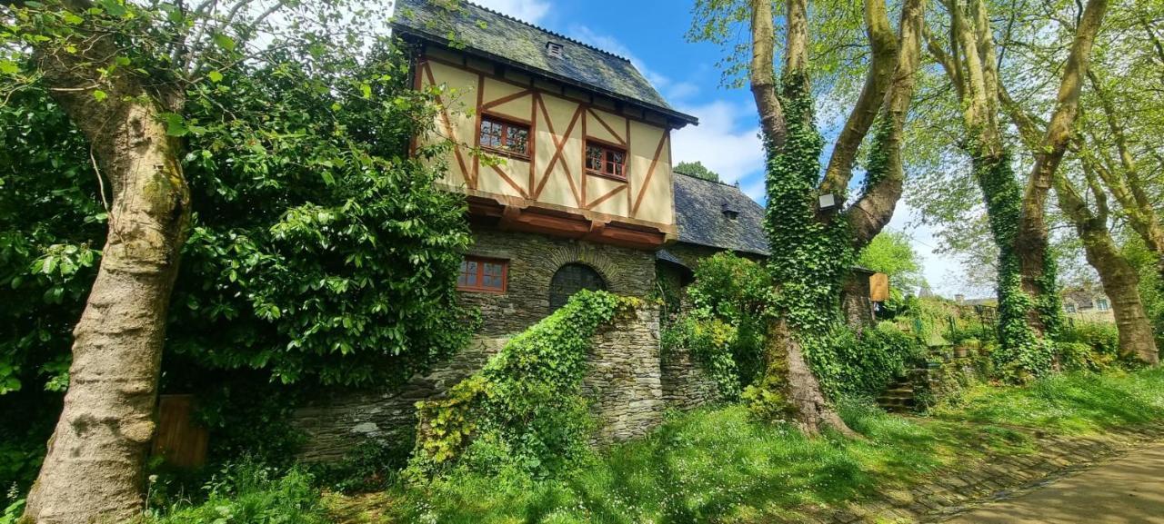 Charming Traditional 2-Bed Cottage Near Plemet Экстерьер фото