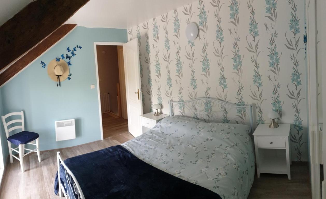 Charming Traditional 2-Bed Cottage Near Plemet Экстерьер фото